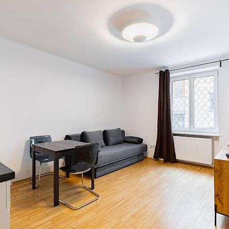 Newly-Renovated, Central City Apartment In The Heart Of Vienna Exterior photo