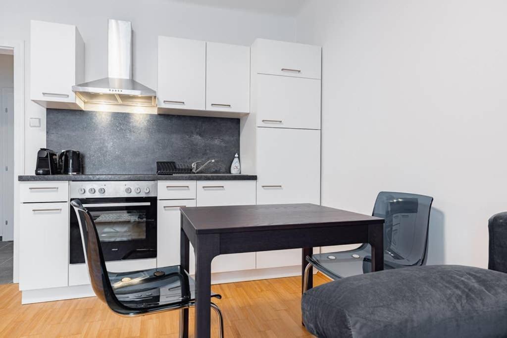 Newly-Renovated, Central City Apartment In The Heart Of Vienna Exterior photo